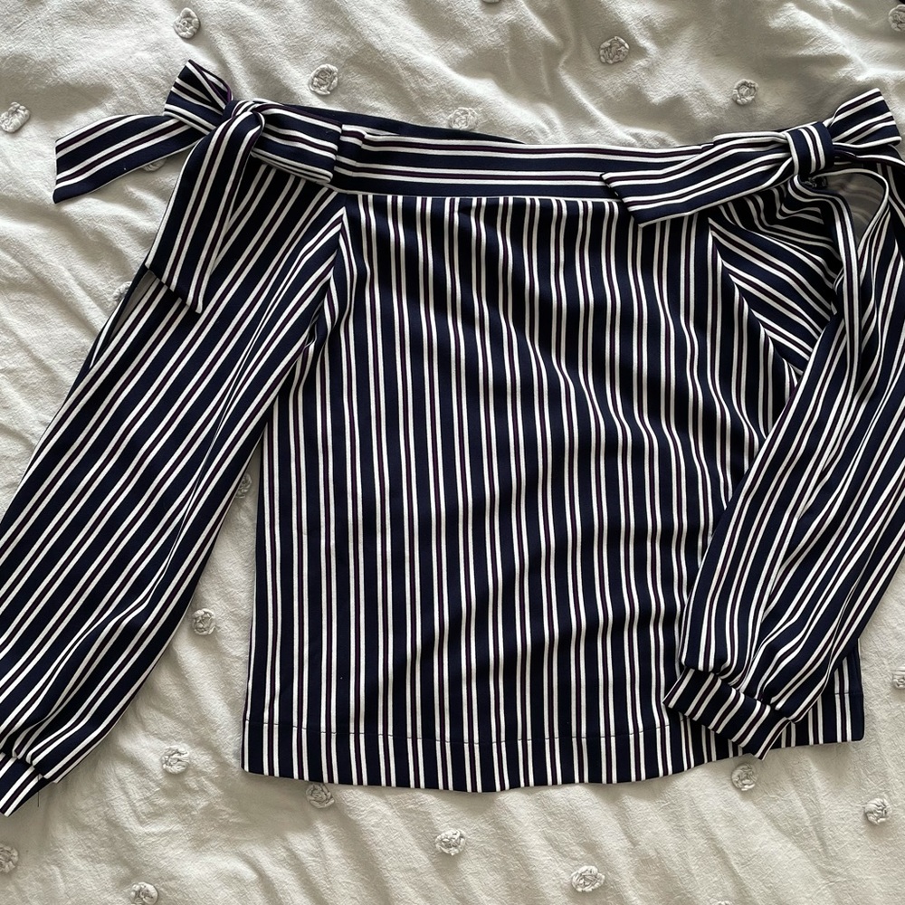 NWT BANANA REPUBLIC Off the shoulder top